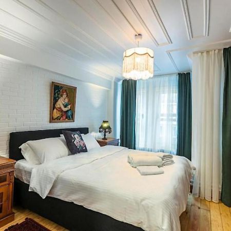 איסטמבול Historical 4-Br Home Steps From Besiktas Stadium & Bosphorus Views - Prime Nisantasi Location! מראה חיצוני תמונה