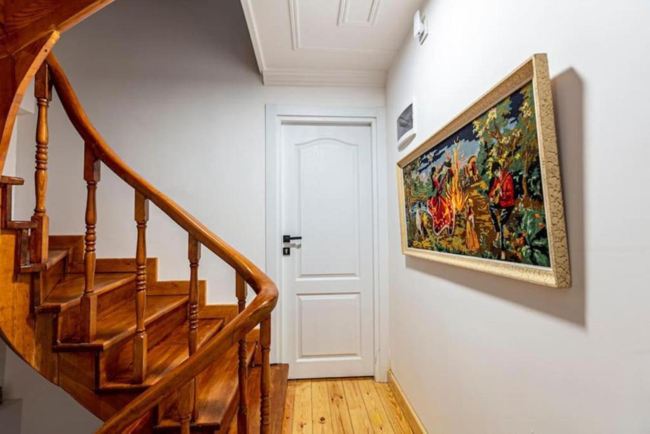 איסטמבול Historical 4-Br Home Steps From Besiktas Stadium & Bosphorus Views - Prime Nisantasi Location! מראה חיצוני תמונה